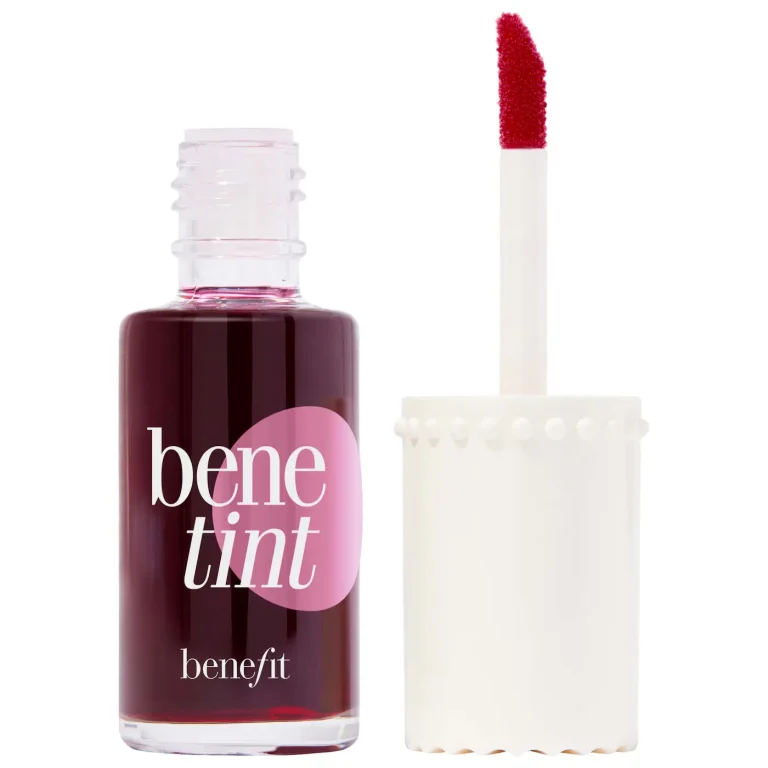 lip and cheek stains are perfect for attaining the natural no-makeup look, as it just adds a hint of color